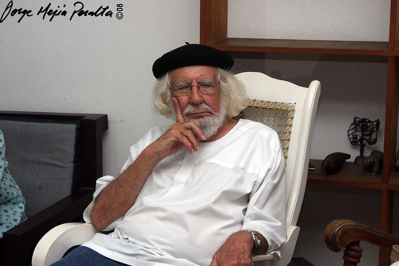 Foto de Ernesto Cardenal en Solentiname.  Cortesía de Jorge Mejía Peralta